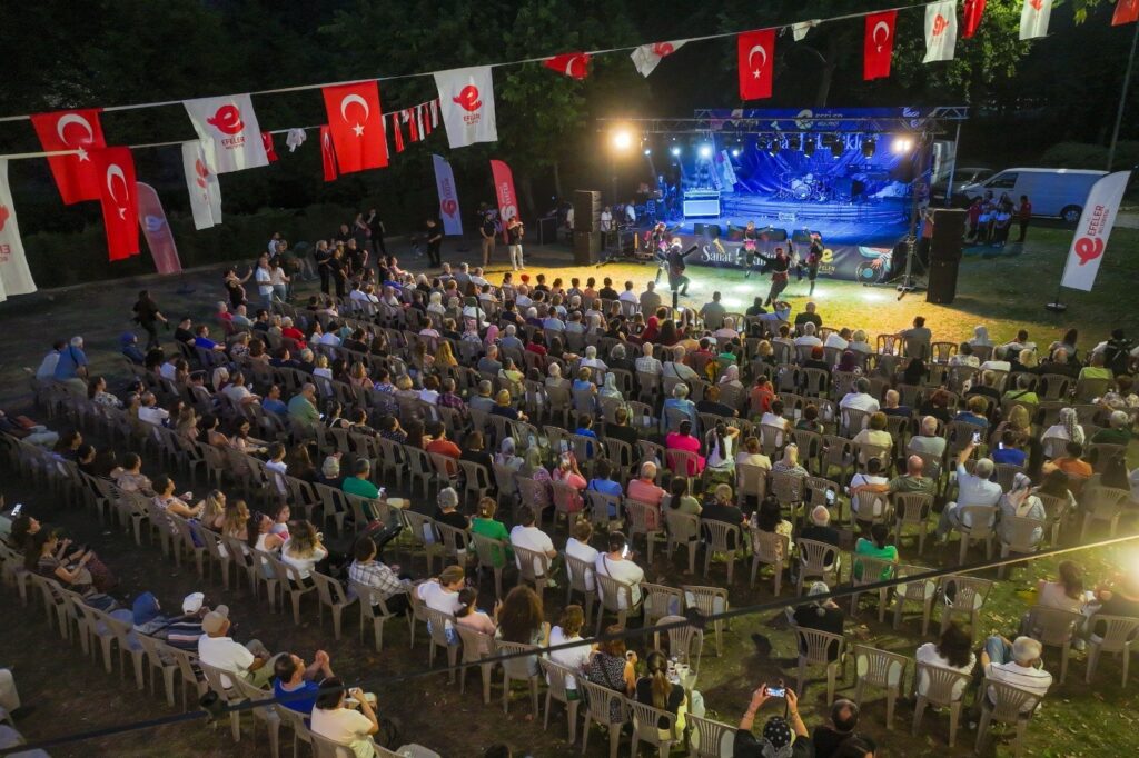 BAŞKAN YETİŞKİN’LE VATANDAŞLAR SANATA DOYDU 4 WhatsApp Image 2026 07 07 at 10.29.09