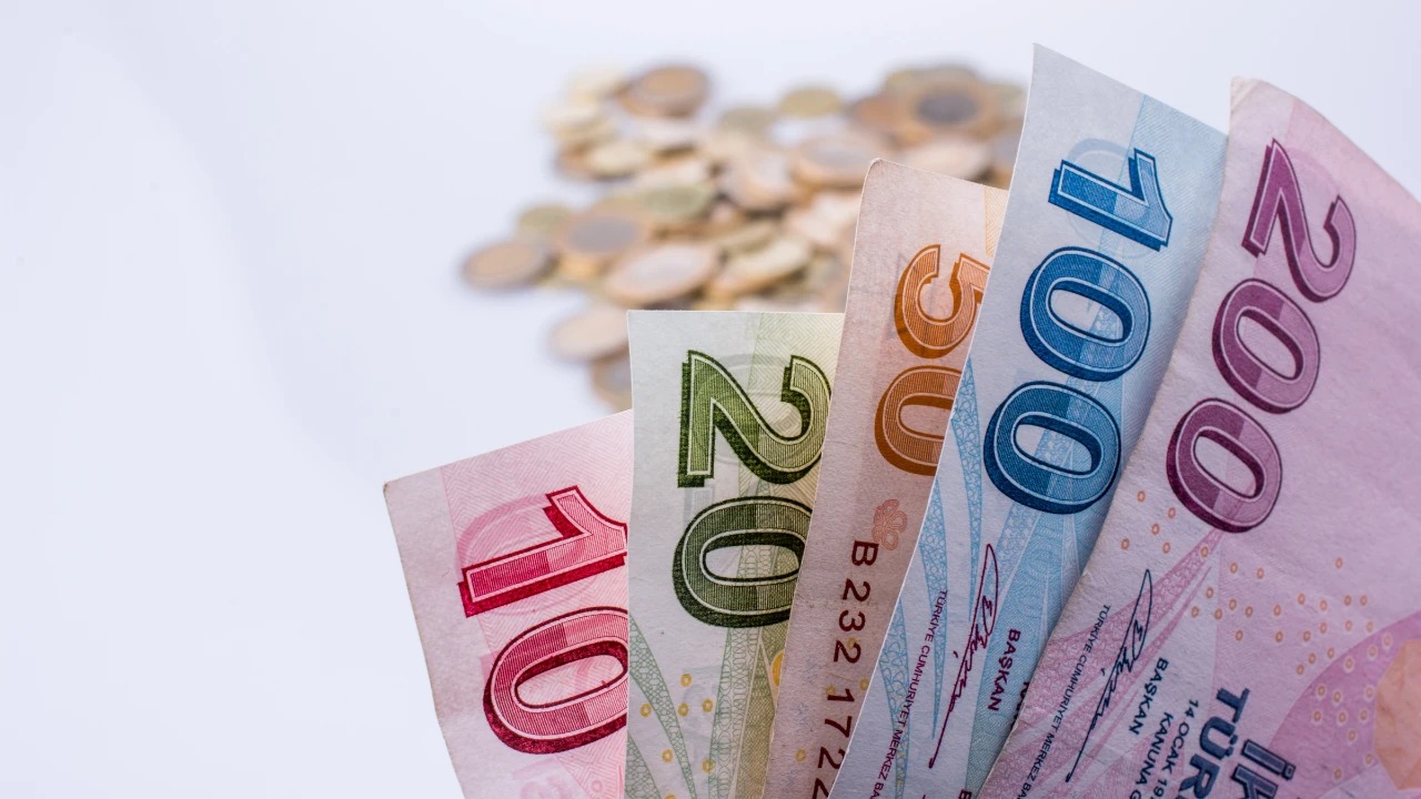 Bakanlıktan 300 öğrenciye 13 bin TL burs!
