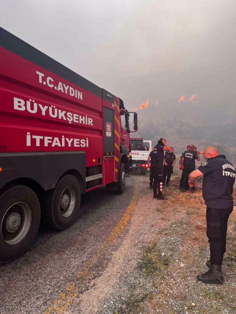 aydin buyuksehir cinede yangina mudahale ediyor 1d73edd25fb6