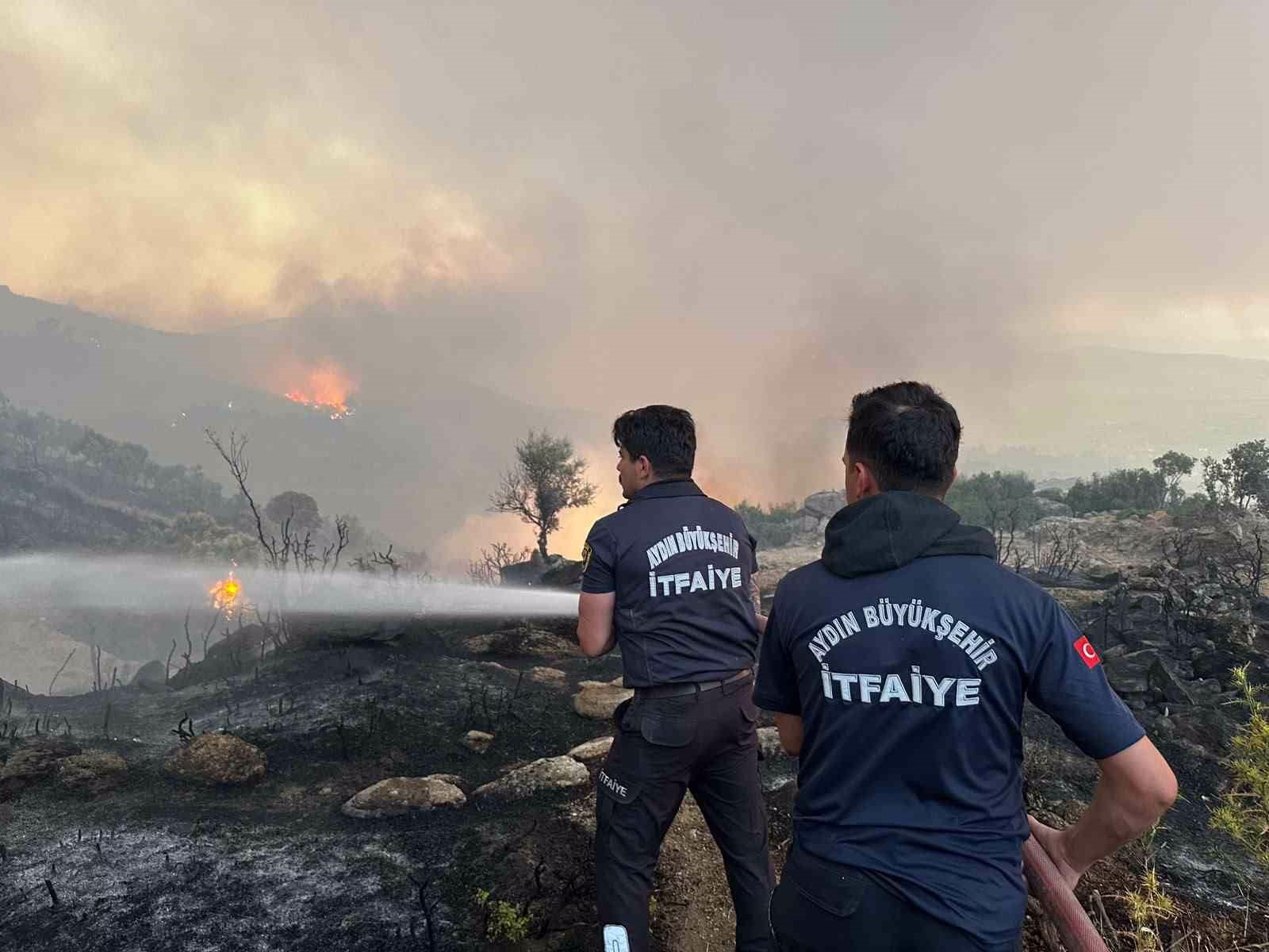 Aydın Büyükşehir itfaiyesi 1 haftada 446 yangına müdahale etti