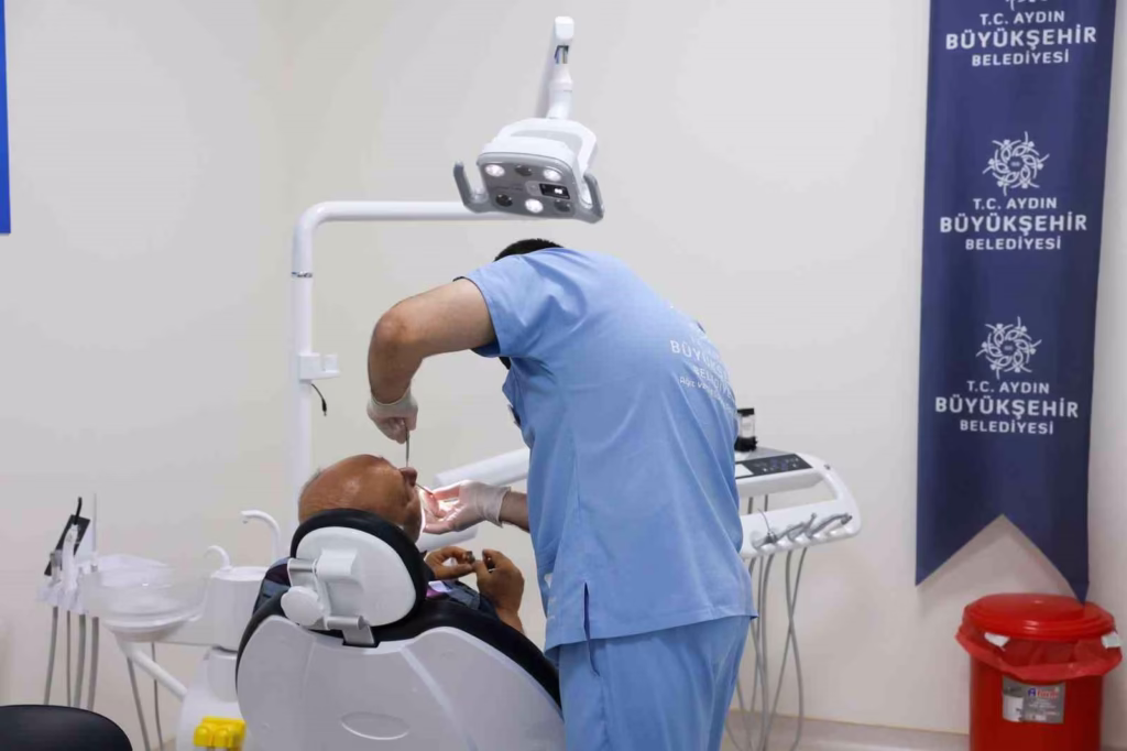 Aydın Büyükşehir, sağlık hizmetlerini yüzlerce vatandaşla buluşturuyor 3 aydin buyuksehir saglik hizmetlerini yuzlerce vatandasla bulusturuyor 24c828131583