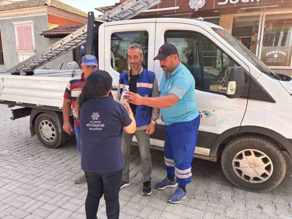 Aydın Büyükşehir ve ASKİ personellerine sıcak havada su desteği 2 aydin buyuksehir ve aski personellerine sicak havada su destegi 64d3ca785086