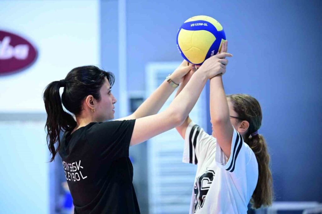 aydin buyuksehirin ucretsiz voleybol kurslarina yogun ilgi 1c623f47eb1f
