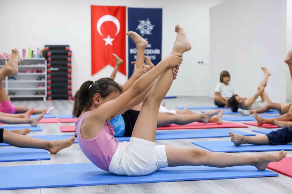 aydin buyuksehirin yaz etkinliklerinde cocuklar jimnastikle gelisiyor 9787a9988b41