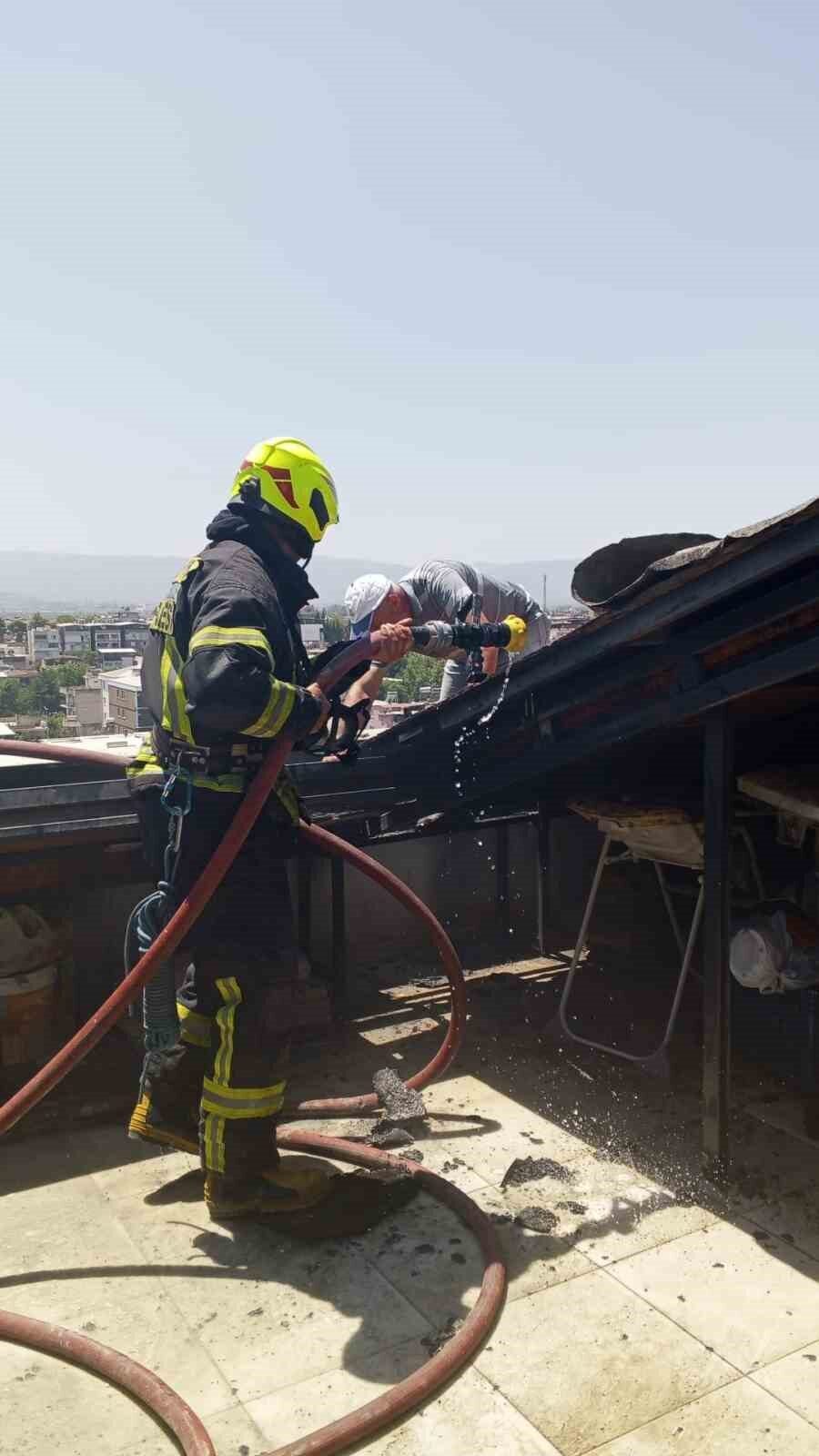 Aydın’da çatı yangını