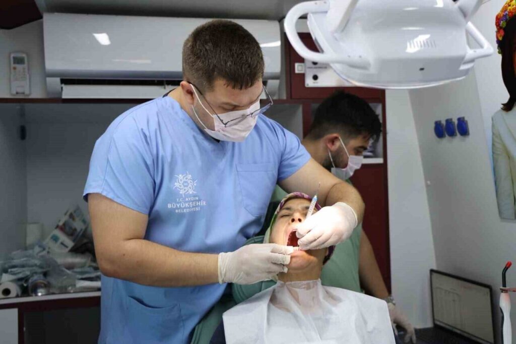 aydinda mobil dis klinikleri vatandaslarin ayagina gidiyor 60f755b91fd1
