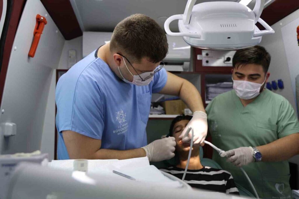 aydinda mobil dis klinikleri vatandaslarin ayagina gidiyor 74a2406f90ef