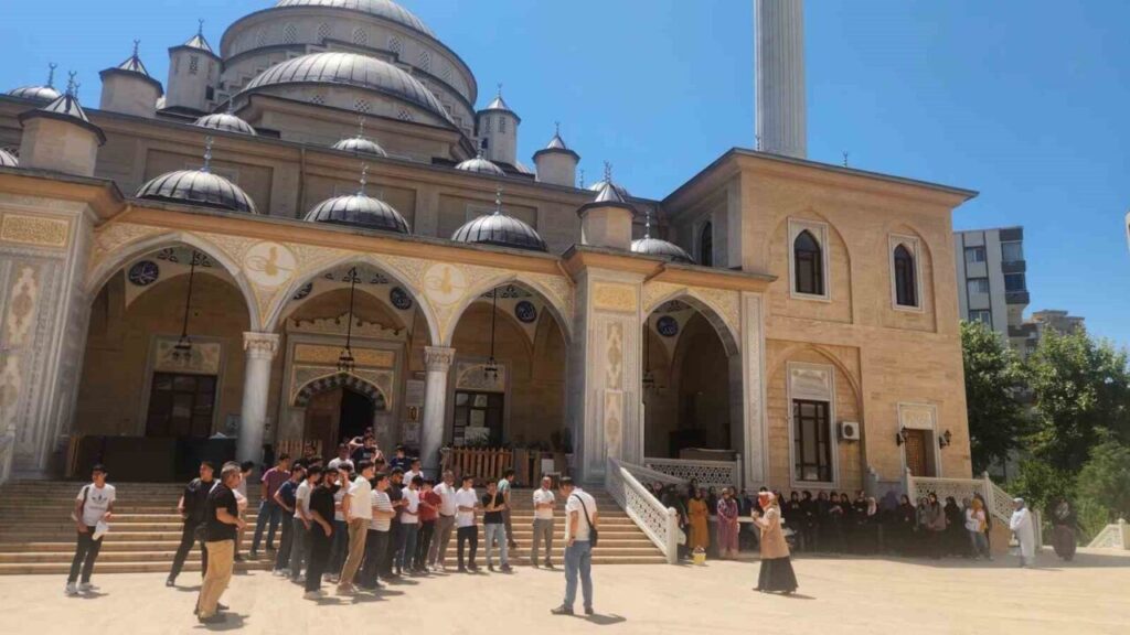 aydindan 109 hafiz ogrenci umre yolcusu 2bfe0d431d76