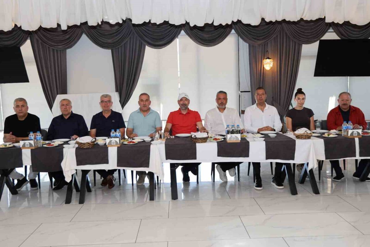 Başkan Arıkan, Söke’nin amatör spor kulüplerini aynı masada buluşturdu 4 Başkan Arıkan, Söke’nin amatör spor kulüplerini aynı masada buluşturdu