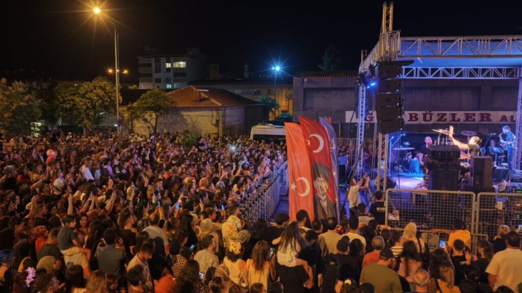 baskan cercioglundan nazillide yaz konseri f45de9711573