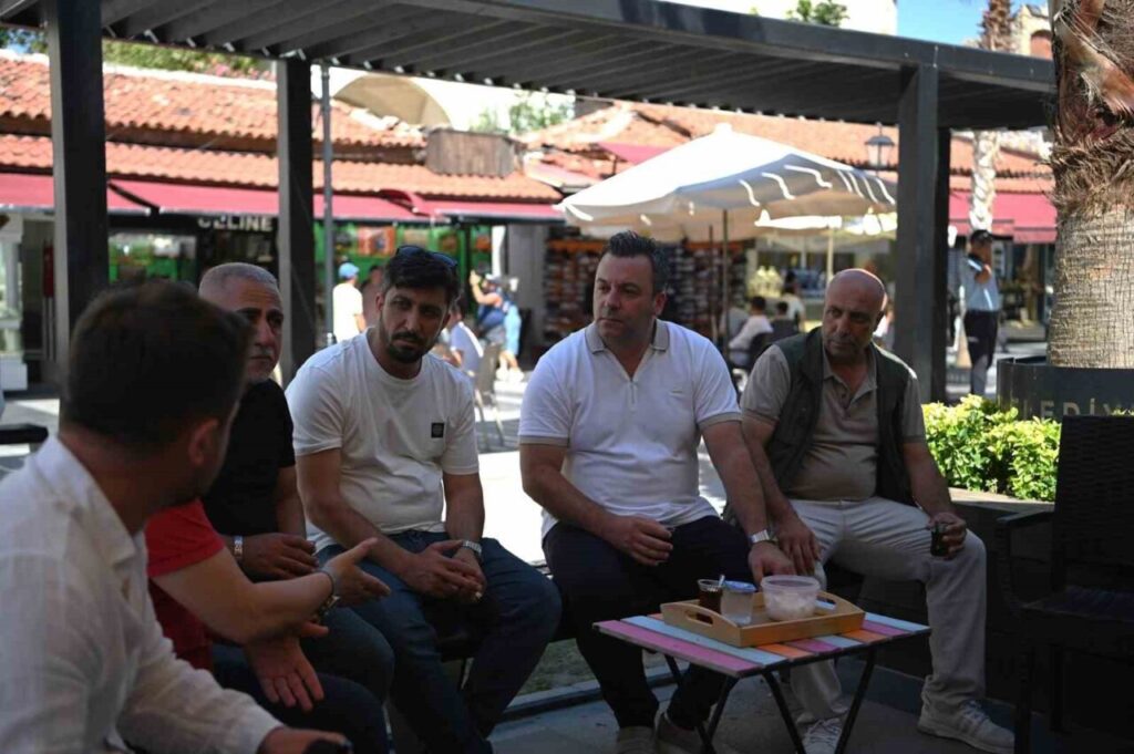 baskan vekili demirtastan kusadasinda proje ve esnaf mesaisi 7a9f529fb675