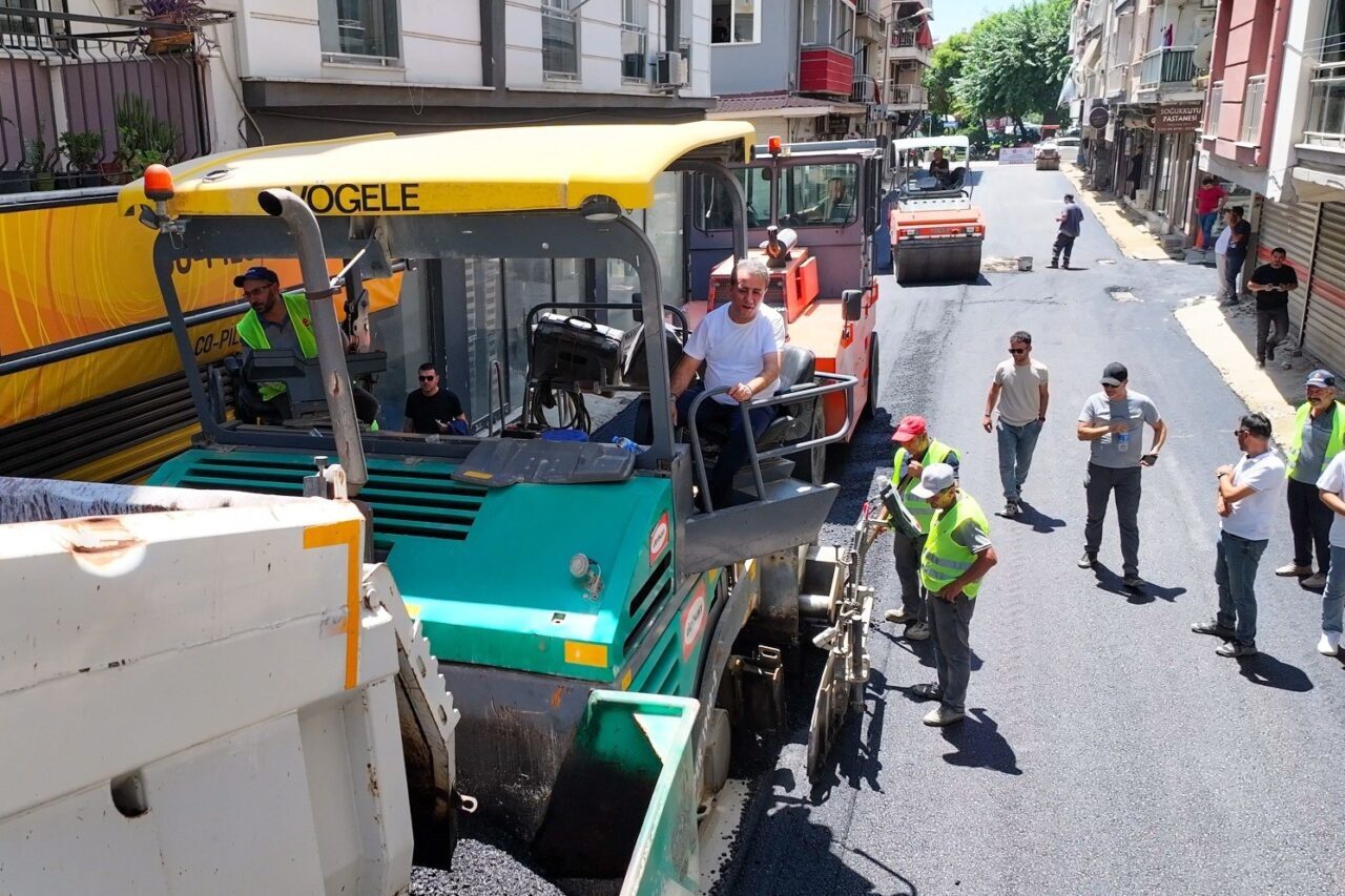 Başkan Yetişkin asfalt çalışmalarını yerinde inceledi