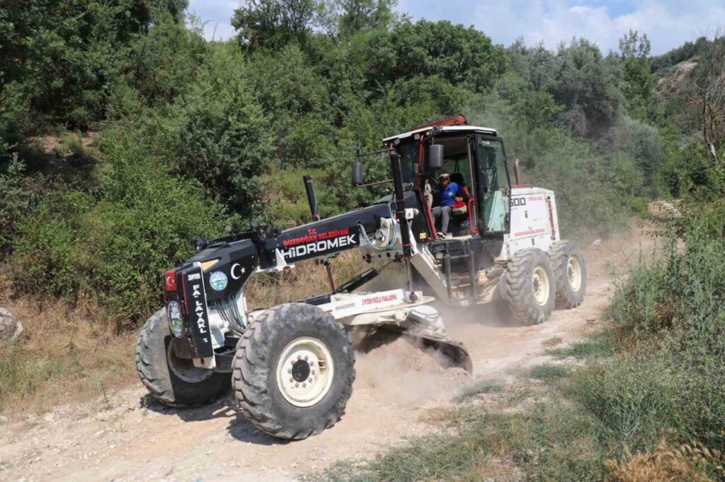 Bozdoğan Belediyesi’nden Örencik’te bahçe yolu çalışması 4 bozdogan belediyesinden orencikte bahce yolu calismasi 2c18f1ba1b8e