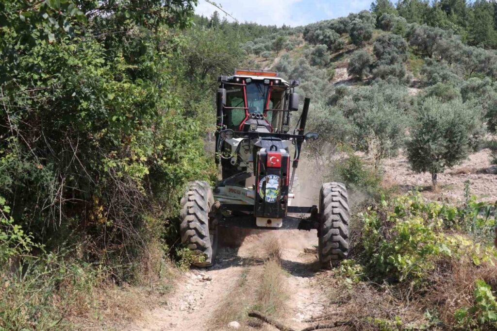Bozdoğan Belediyesi’nden Örencik’te bahçe yolu çalışması 6 bozdogan belediyesinden orencikte bahce yolu calismasi c0a2a6101869