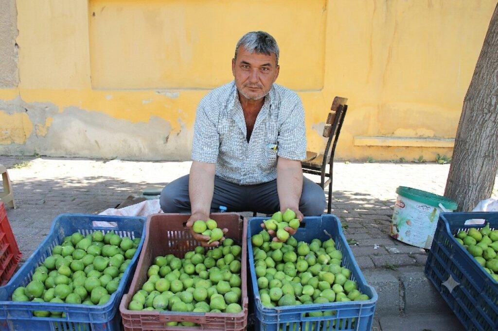 calismazsam olurum diyerek genclerin kolay para hevesini elestirdi afbbcf82fffc