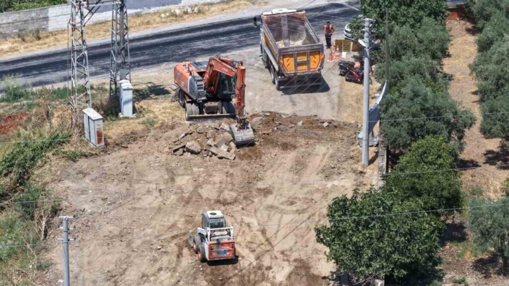 derekoyde yol yenileme calismalari basladi c7b84e26a83c