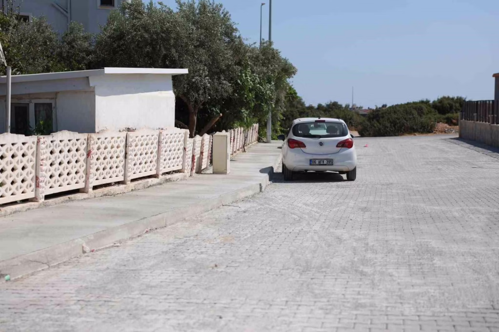 Didim Belediyesi ekipleri daha güvenli yaya ulaşımı için sahada 3 didim belediyesi ekipleri daha guvenli yaya ulasimi icin sahada f7c48a9781b1