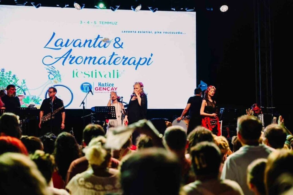 didimde lavanta festivali suzan kardes konseriyle basladi 256d0c111a6d