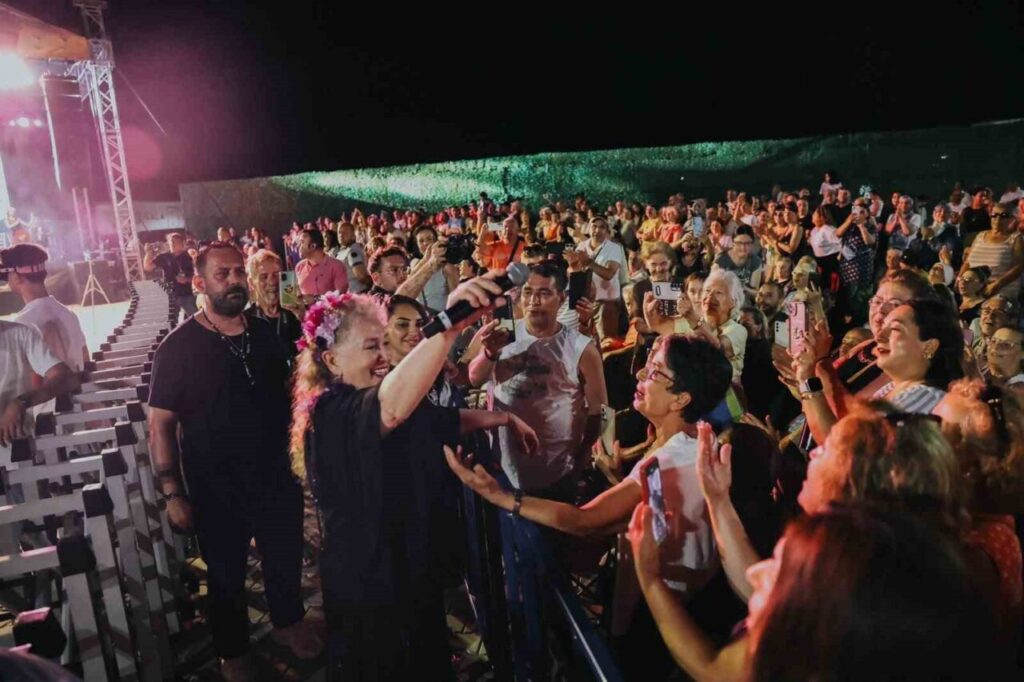 didimde lavanta festivali suzan kardes konseriyle basladi 4a4d624900bd
