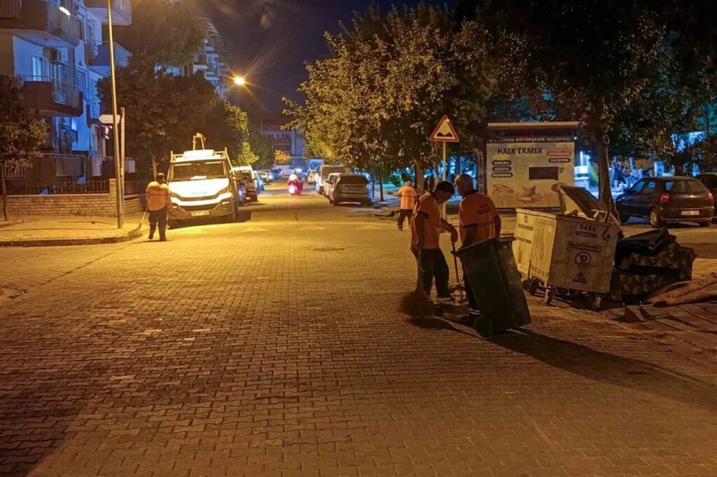 efeler belediyesi temizlik ekipleri calismalarini surduruyor 56dd4d125964