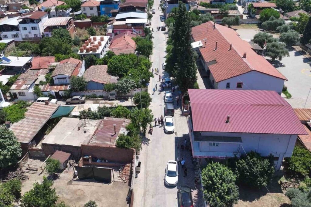 efeler belediyesi umurludaki 10 bin metrekarelik yola parke tasi doseyecek 4374befec09b