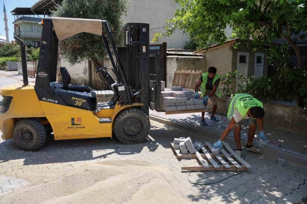 efeler belediyesi umurludaki 10 bin metrekarelik yola parke tasi doseyecek b0c71f058686