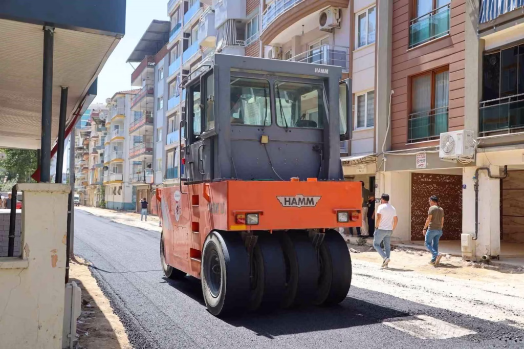 efeler belediyesinden albayrak caddesinde asfalt mesaisi a03e4bcff4fd