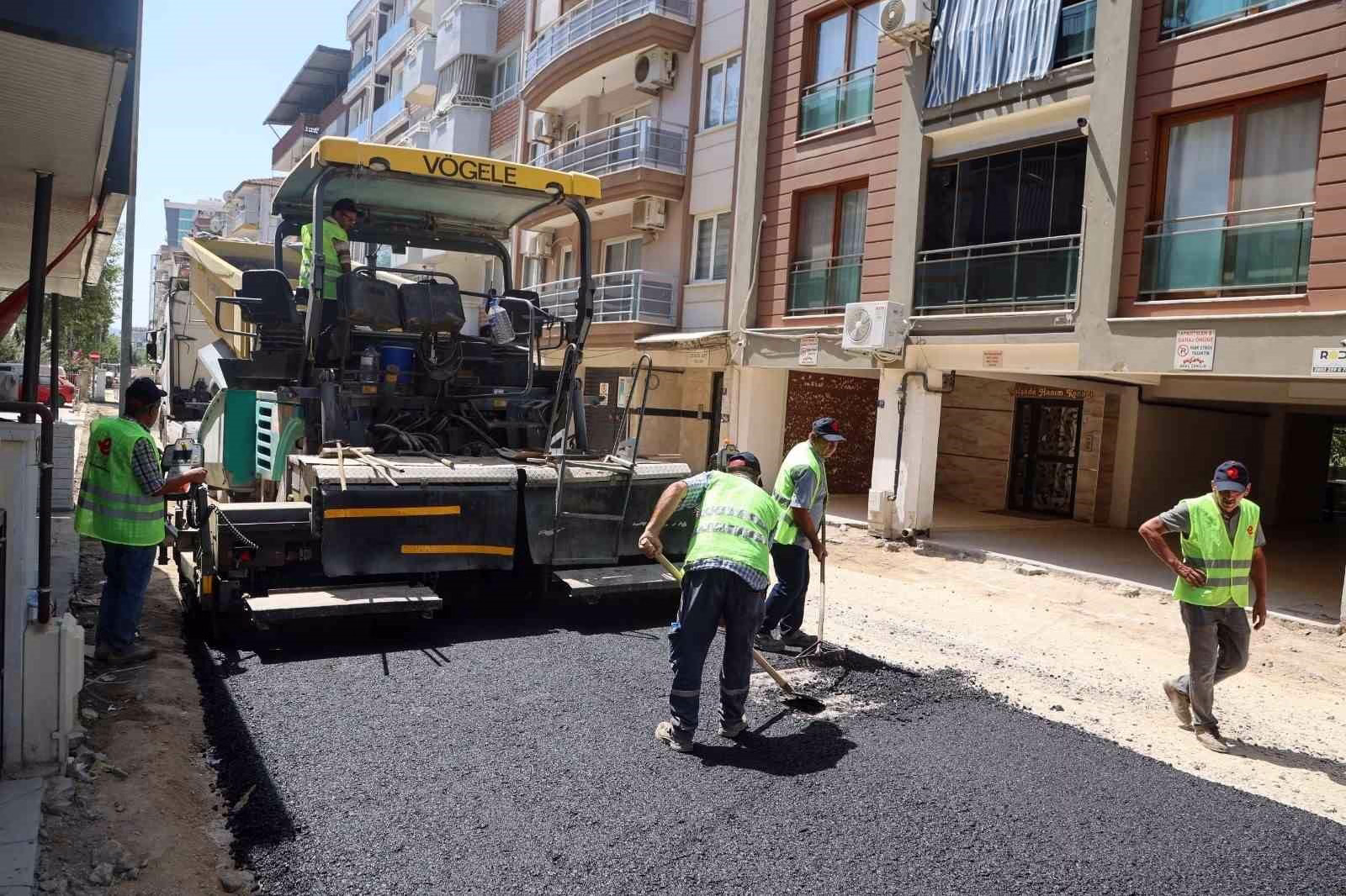 Efeler Belediyesi’nden Albayrak Caddesi’nde asfalt mesaisi