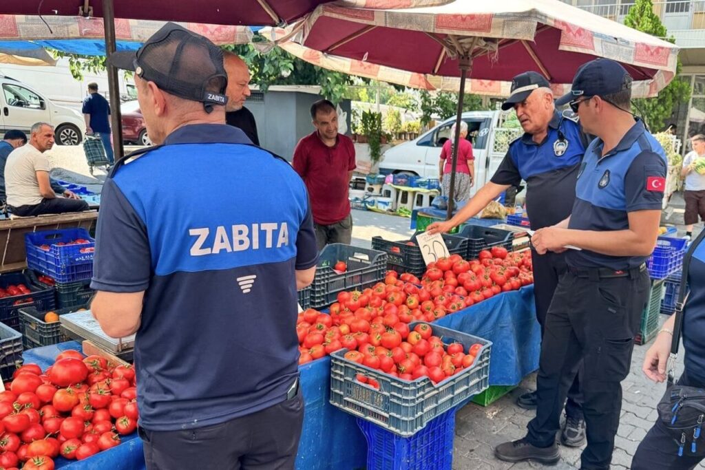 efelerdeki pazarlarda etiket ve fiyat denetimi yapildi 1e276c242dd8