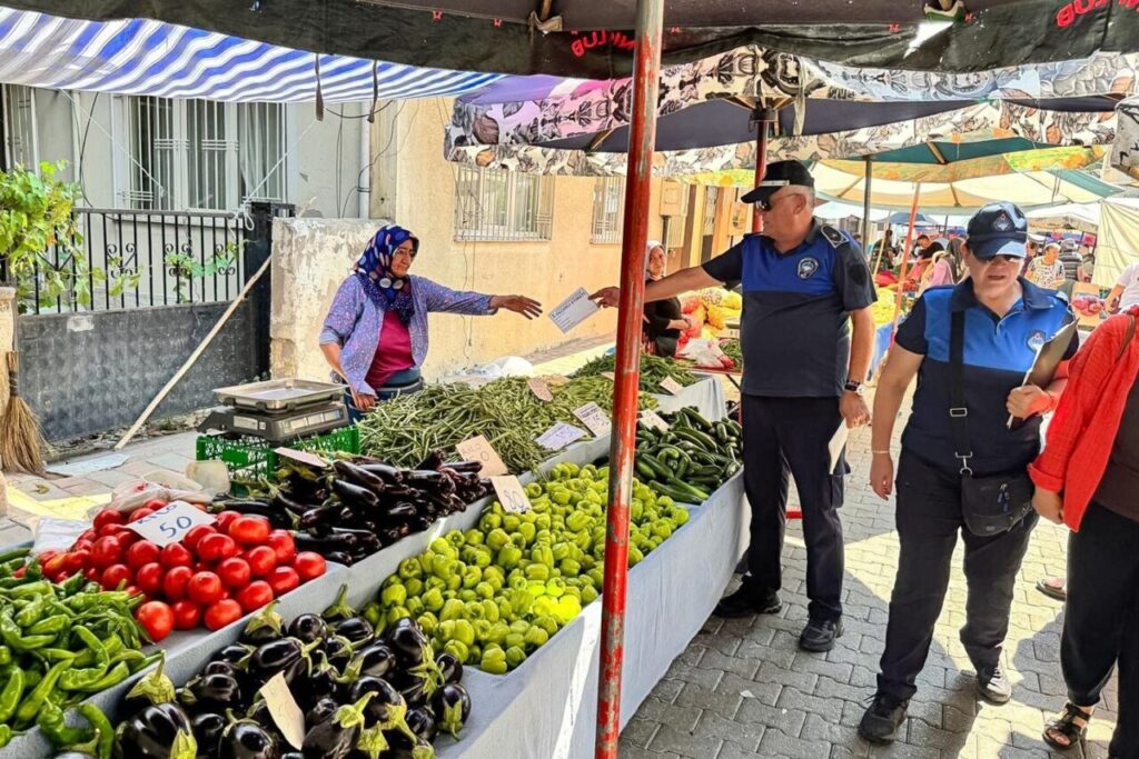 efelerdeki pazarlarda etiket ve fiyat denetimi yapildi 824f529ce200