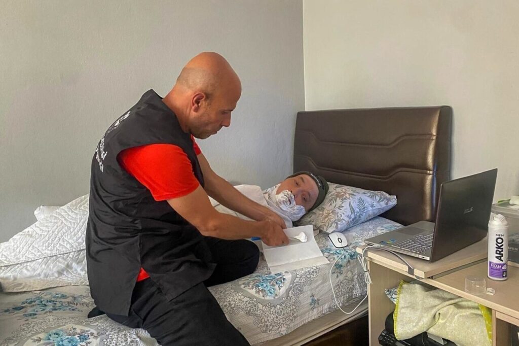 evde bakim hizmetleri ihtiyac sahiplerine umut oluyor e34a46029176