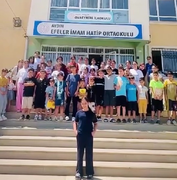 TÜGVA Aydın öğrencileri, AK Partili Erdem’e İmam Hatip Ortaokulu’ndan seslendi