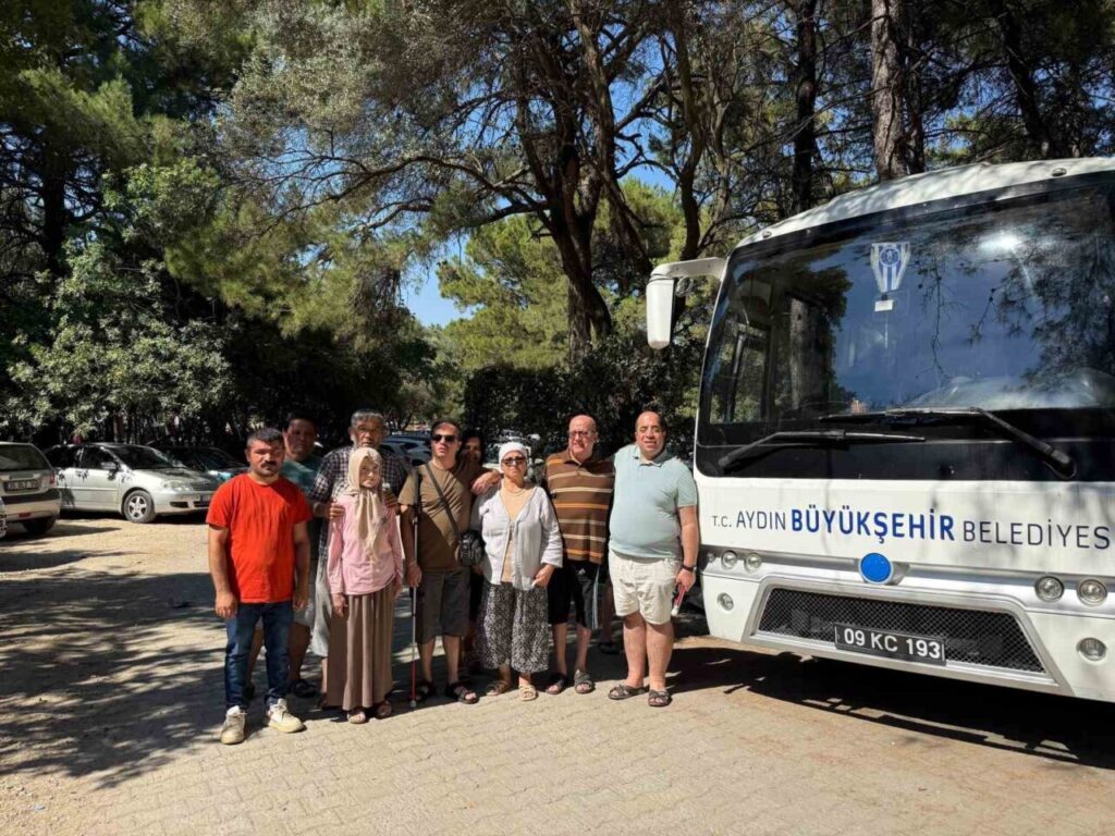 gorme engelliler dilek yarimadasi milli parkinda dogayla bulustu e90e143f8b36
