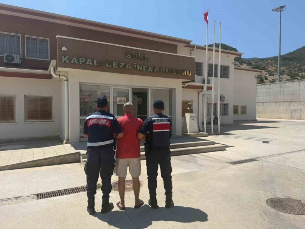 hirsizlik sucundan aranan sahis kusadasinda yakalandi 6ffe0d68efb3