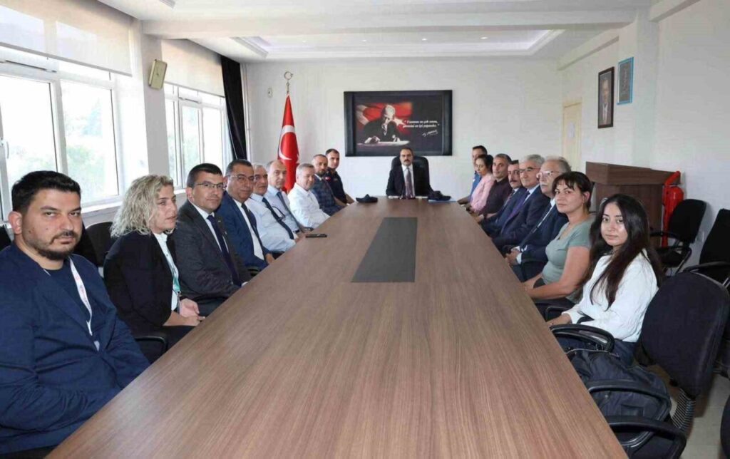 Karacasu Kaymakamı Battal görevine başladı 2 karacasu kaymakami battal gorevine basladi 3b653f32f7c9