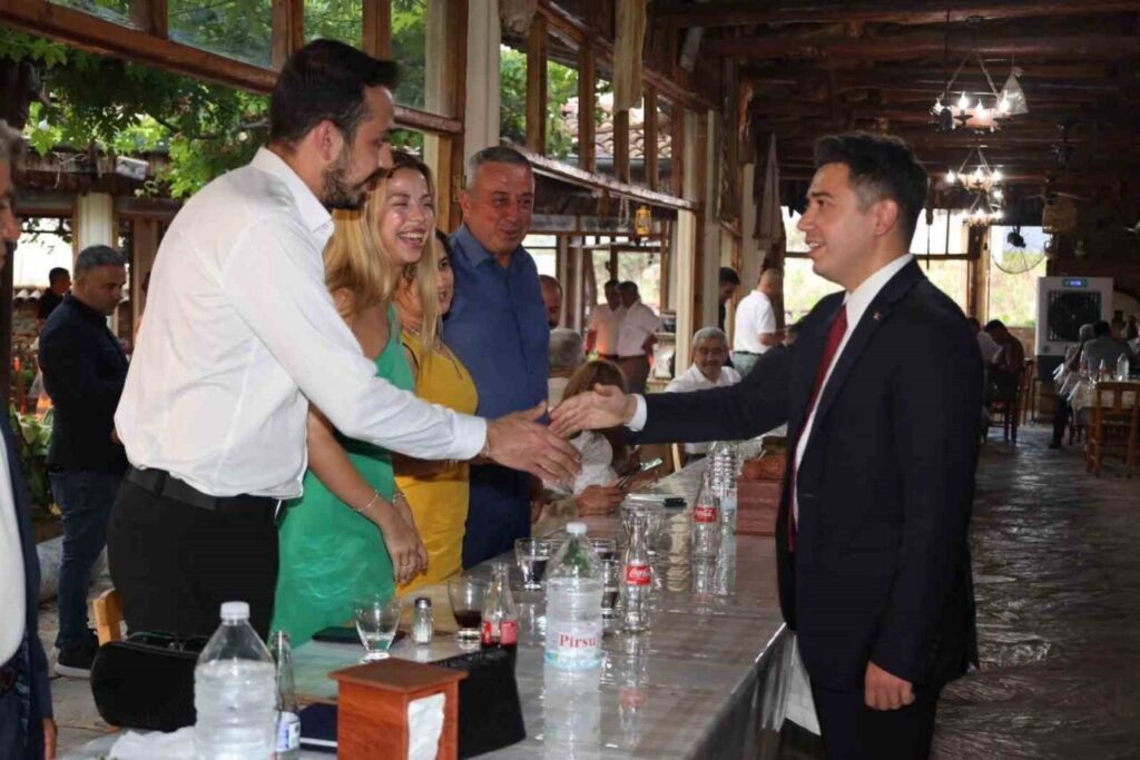 karacasu kaymakami mehmet gundogduya veda yemegi 281fc471e874