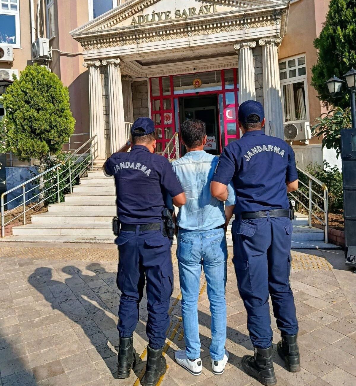 Kasten öldürmeden aranıyordu, Didim’de yakalandı