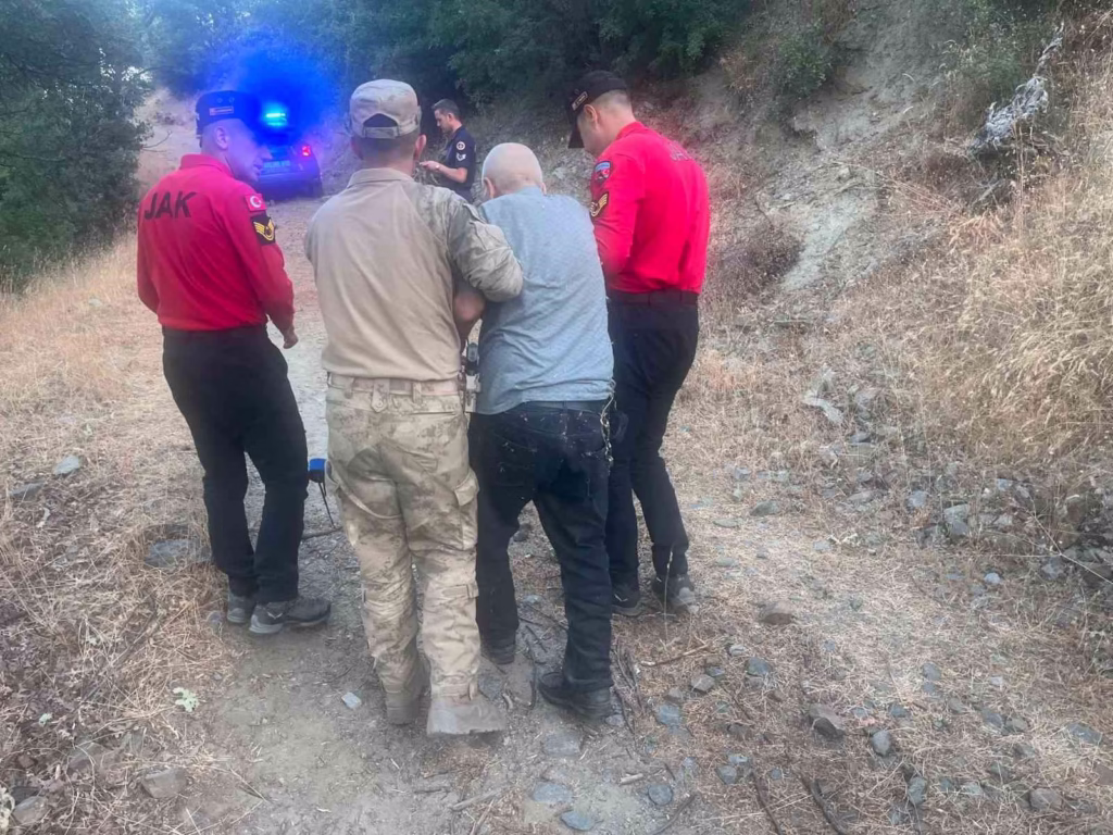 kaybolan alzheimer hastasi yasli adam sag olarak bulundu 0117c7bfdfc3