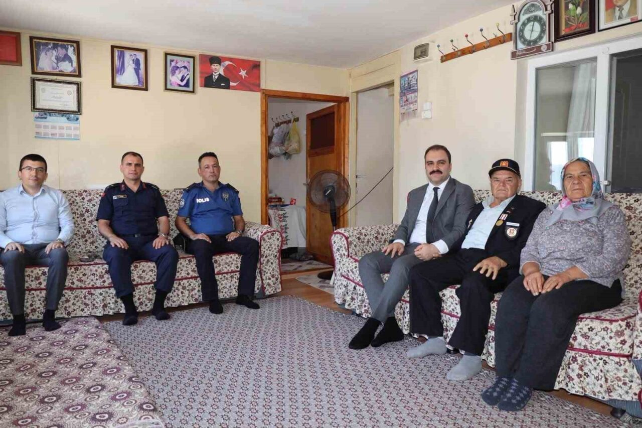 Kaymakam Battal, şehit ailesi ve gaziyi yalnız bırakmadı