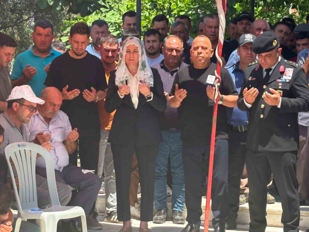 kazada hayatini kaybeden uzman cavus al bayrakli tabutla son yolculuguna ugurlandi a72b5d83742b