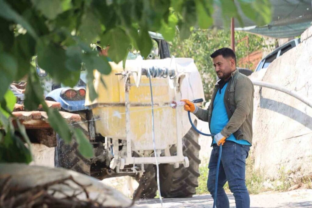 kocarli belediyesinden sahincilerde cevre mesaisi 5ae8d70d4b60