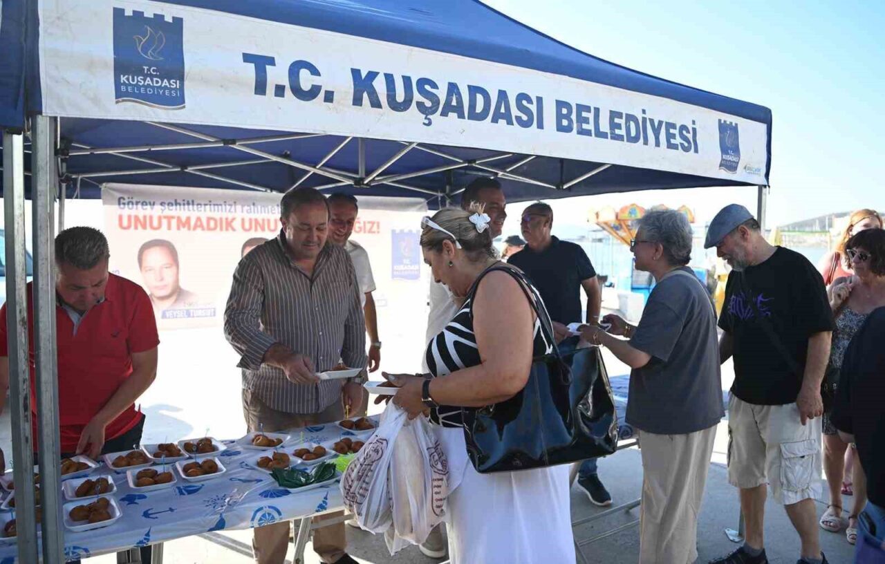 Kuşadası Belediyesi görevi başında hayatını kaybeden çalışanlarını unutmadı 2 Kuşadası Belediyesi görevi başında hayatını kaybeden çalışanlarını unutmadı