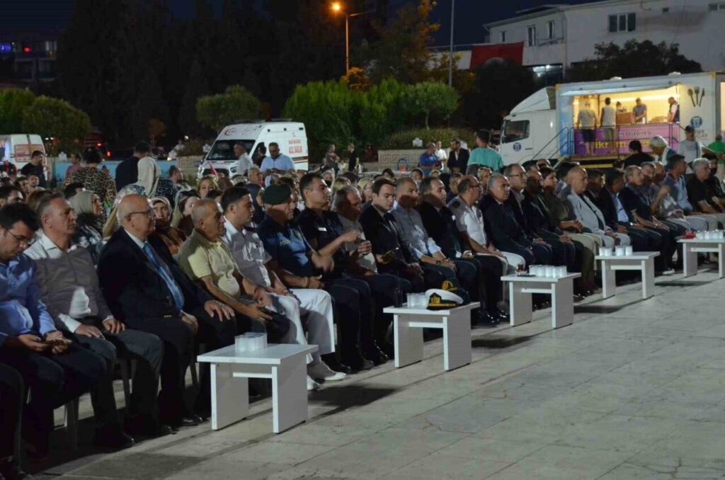 kusadasi didim ve bozdoganda 15 temmuz unutulmadi 156fe22122d8