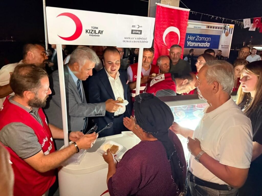 kusadasi didim ve bozdoganda 15 temmuz unutulmadi e37eb63706a3
