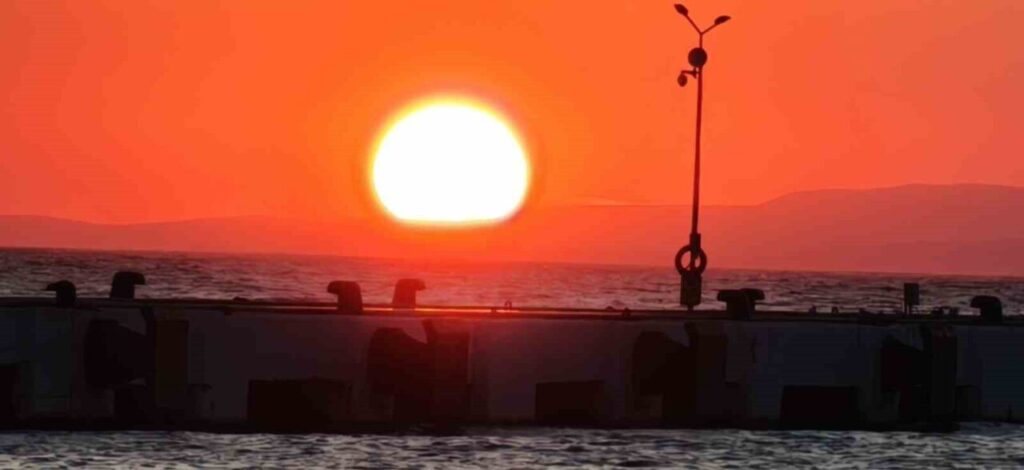 Kuşadası, gün batımında kızıla boyanıyor 3 kusadasi gun batiminda kizila boyaniyor b4f0140a5e9f