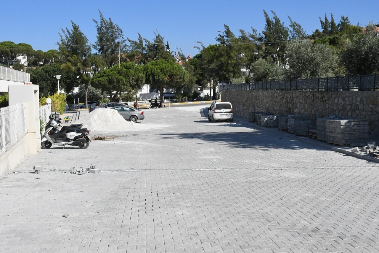 Kuşadası’nda alt ve üst yapı atağı sürüyor