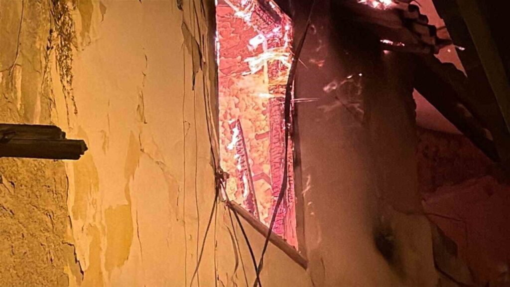 kusadasinda gece yarisi korkutan yangin yanlis parklar itfaiyeyi geciktirdi 8ac85526afd3
