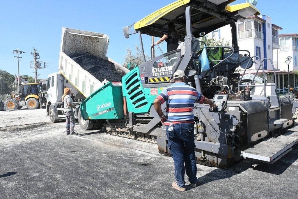 Kuşadası’nda sıcak asfalt çalışmasında sona gelindi 3 kusadasinda sicak asfalt calismasinda sona gelindi 15739c492422