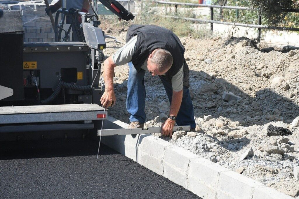 Kuşadası’nda sıcak asfalt çalışmasında sona gelindi 2 kusadasinda sicak asfalt calismasinda sona gelindi c0a14030dee7