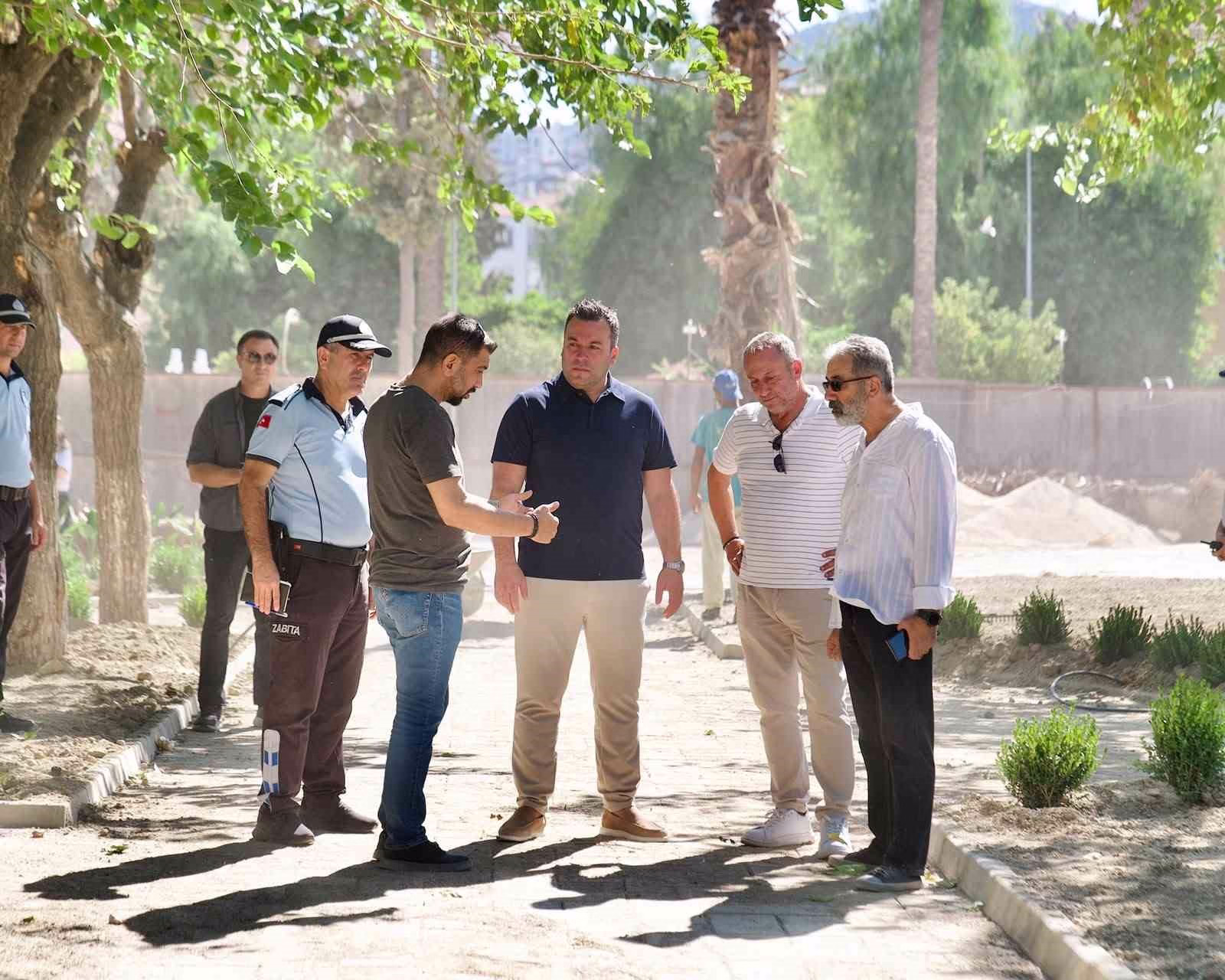 Kuşadası’nın yeni cazibe merkezi kent meydanında sona gelindi